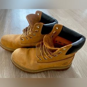 Timberland Linden Boots Women’s Size 7 Wheat